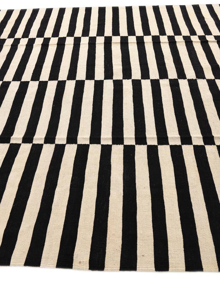 Detail image of  8' 6 x 11' 2  Hand Woven Kilim Modern Wool Rug