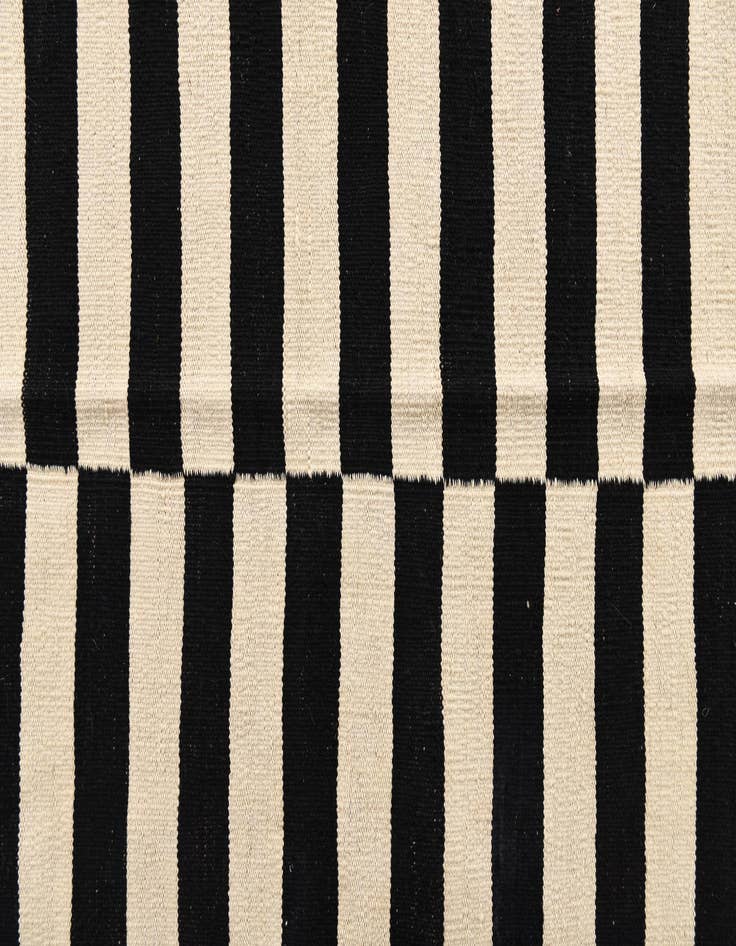 Detail image of  8' 6 x 11' 2  Hand Woven Kilim Modern Wool Rug