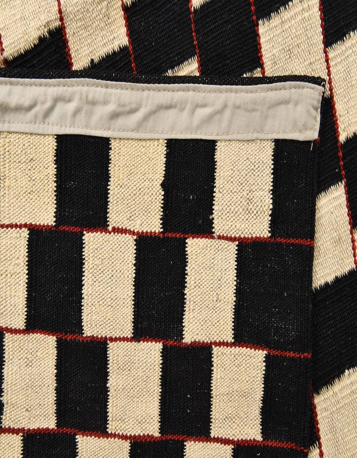 Detail image of  4' 11 x 6' 5  Hand Woven Kilim Modern Wool Rug