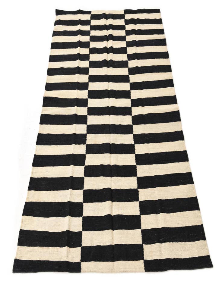 Detail image of  4' 1 x 5' 10  Hand Woven Kilim Modern Wool Rug