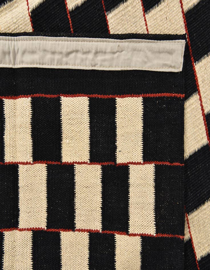 Detail image of  4' 9 x 6' 5  Hand Woven Kilim Modern Wool Rug