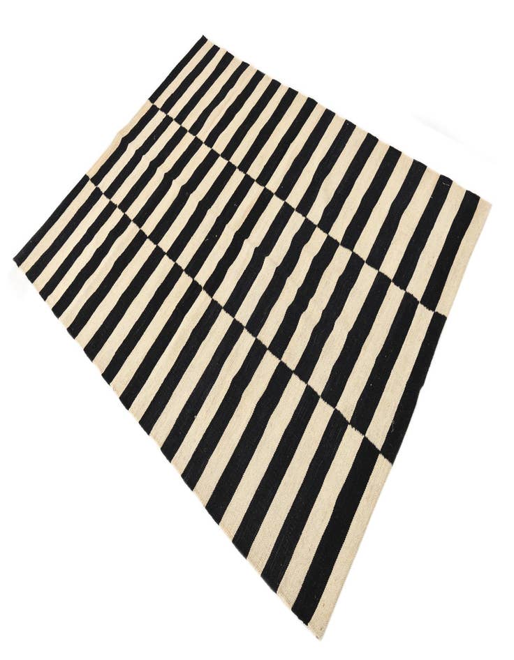 Detail image of  4' 3 x 5' 10  Hand Woven Kilim Modern Wool Rug