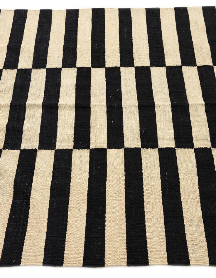 Detail image of  4' 3 x 5' 10  Hand Woven Kilim Modern Wool Rug