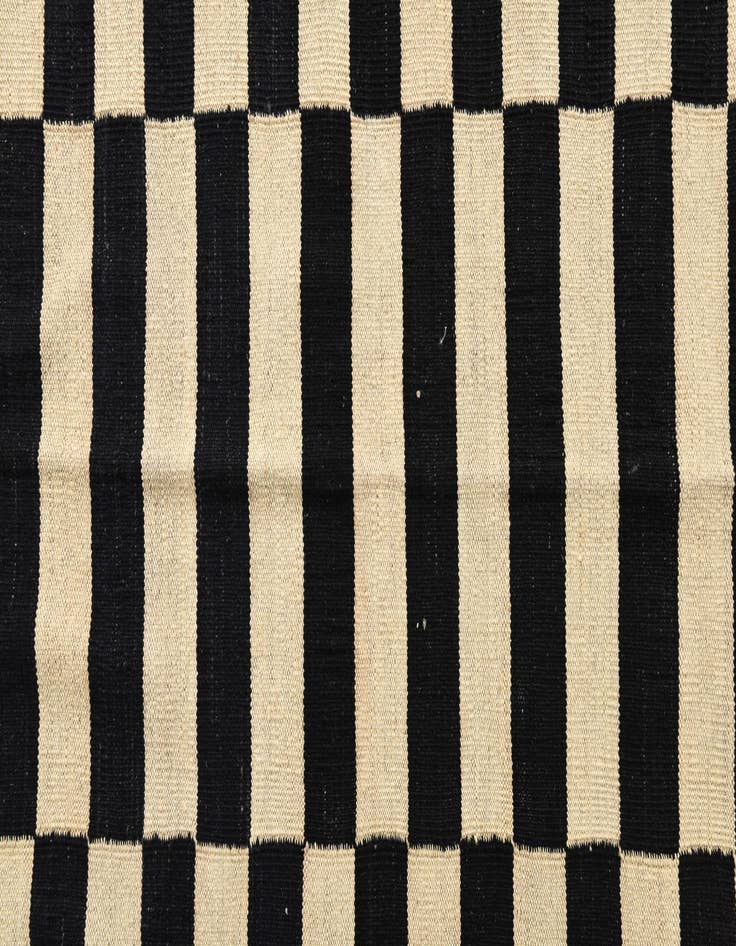 Detail image of  4' 3 x 5' 10  Hand Woven Kilim Modern Wool Rug