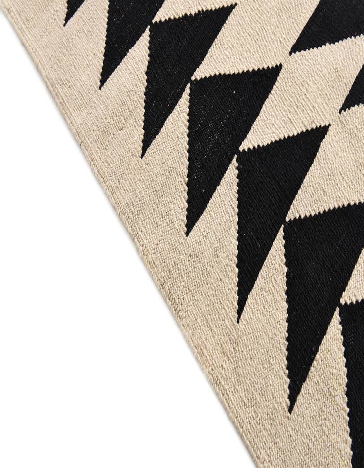 Detail image of  6' 7 x 9' 5  Hand Woven Kilim Modern Wool Rug