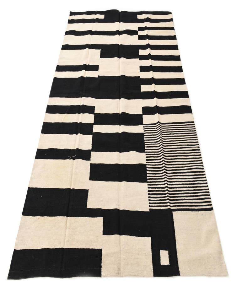 Detail image of  5' 7 x 7' 9  Hand Woven Kilim Modern Wool Rug