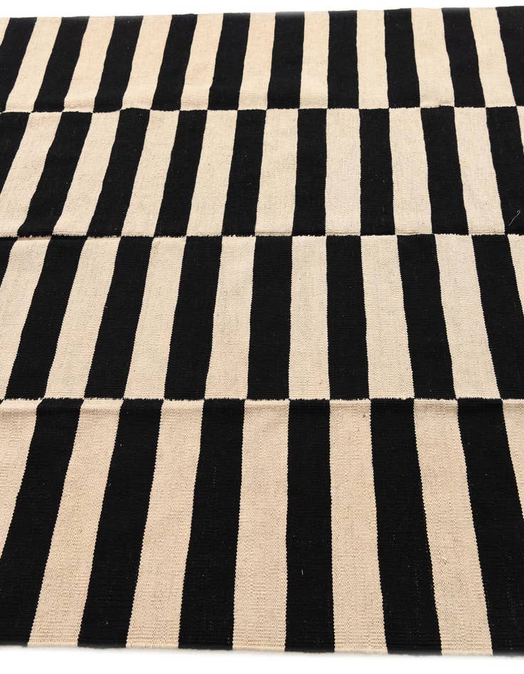 Detail image of  5' 8 x 8'  Hand Woven Kilim Modern Wool Rug