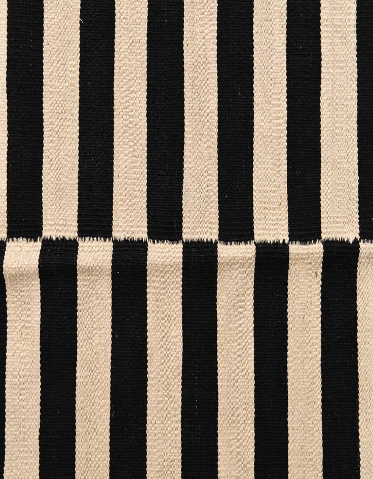 Detail image of  5' 8 x 8'  Hand Woven Kilim Modern Wool Rug