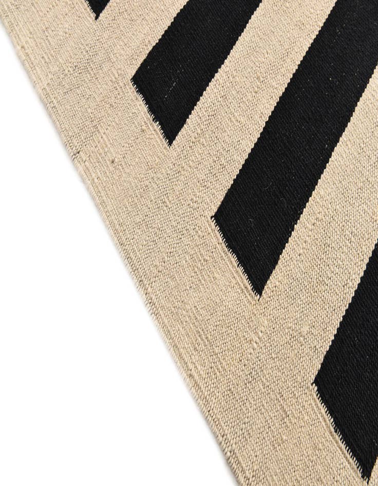 Detail image of  6' 7 x 9' 9  Hand Woven Kilim Modern Wool Rug
