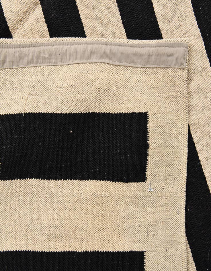 Detail image of  6' 7 x 9' 9  Hand Woven Kilim Modern Wool Rug