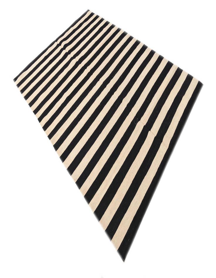 Detail image of  5' 5 x 7' 10  Hand Woven Kilim Modern Wool Rug