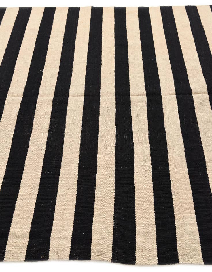 Detail image of  5' 5 x 7' 10  Hand Woven Kilim Modern Wool Rug