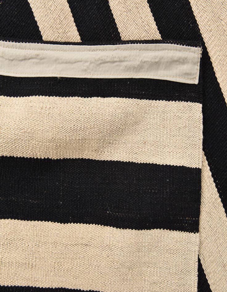 Detail image of  5' 5 x 7' 10  Hand Woven Kilim Modern Wool Rug