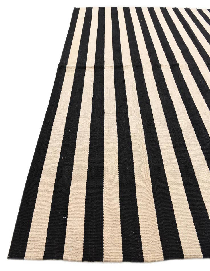 Detail image of  5' 7 x 8' 3  Hand Woven Kilim Modern Wool Rug