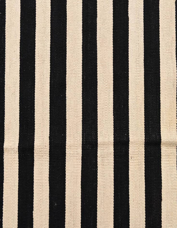 Detail image of  5' 7 x 8' 3  Hand Woven Kilim Modern Wool Rug