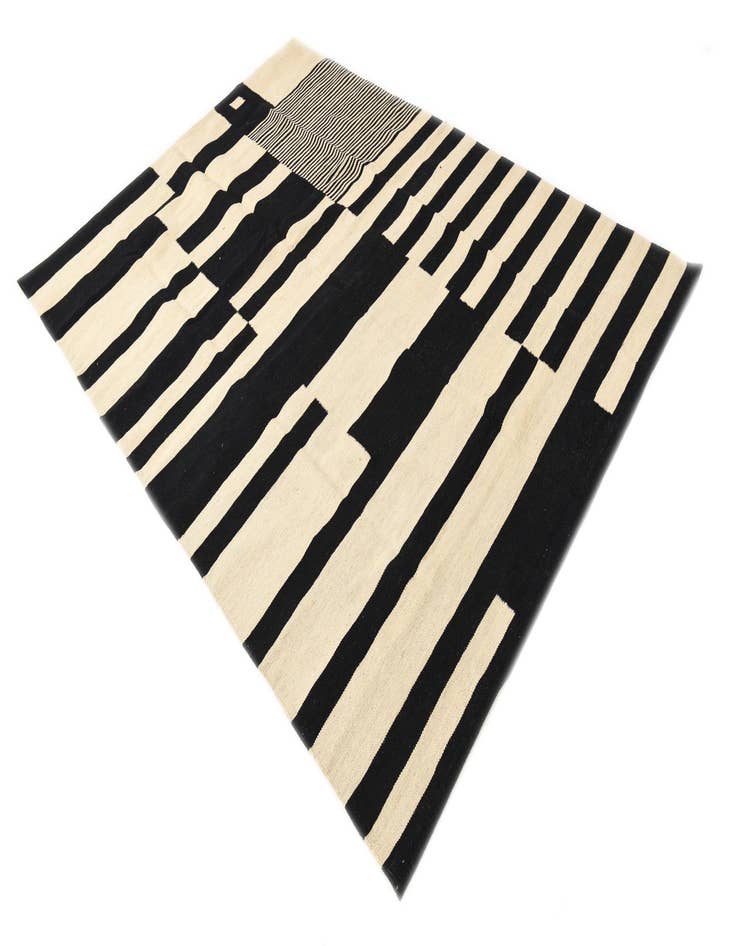 Detail image of  5' 6 x 7' 10  Hand Woven Kilim Modern Wool Rug