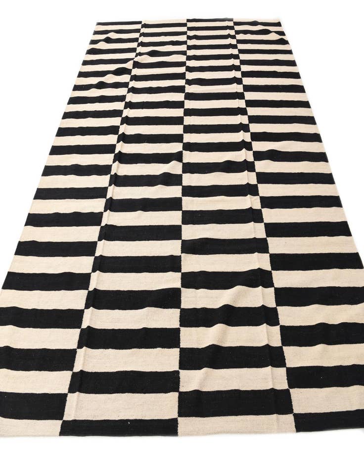 Detail image of  8' 3 x 9' 10  Hand Woven Kilim Modern Wool Rug