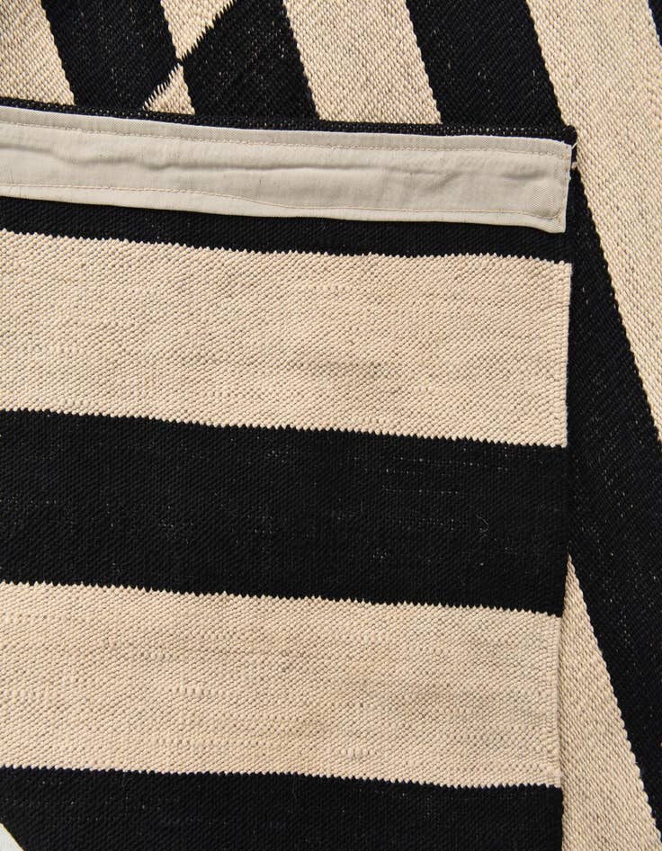 Detail image of  8' 3 x 9' 10  Hand Woven Kilim Modern Wool Rug