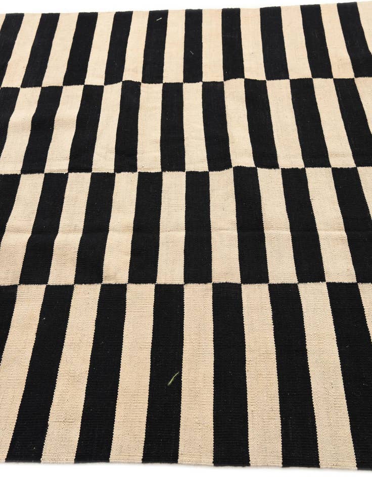 Detail image of  5' 7 x 8'  Hand Woven Kilim Modern Wool Rug