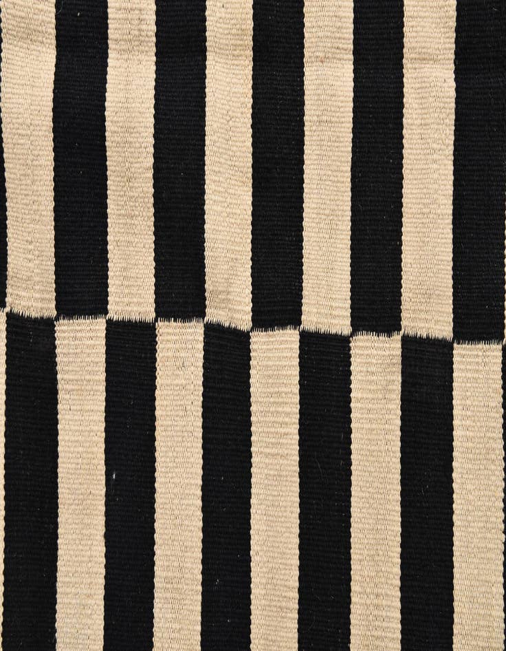 Detail image of  5' 7 x 8'  Hand Woven Kilim Modern Wool Rug