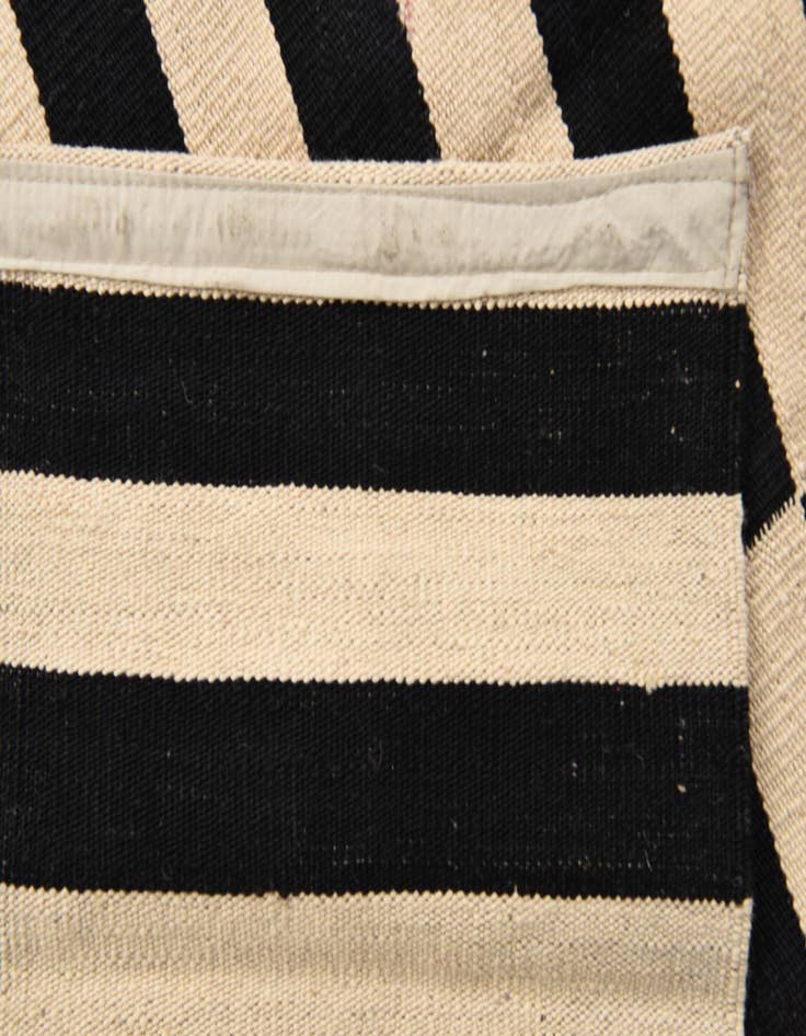 Detail image of  5' 7 x 8'  Hand Woven Kilim Modern Wool Rug