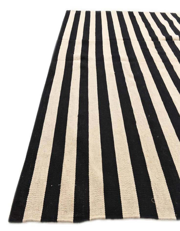 Detail image of  5' 6 x 8' 1  Hand Woven Kilim Modern Wool Rug