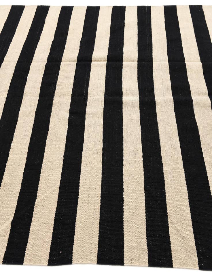 Detail image of  5' 6 x 8' 1  Hand Woven Kilim Modern Wool Rug