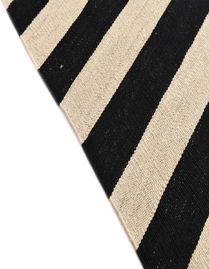 Detail image of  5' 6 x 8' 1  Hand Woven Kilim Modern Wool Rug