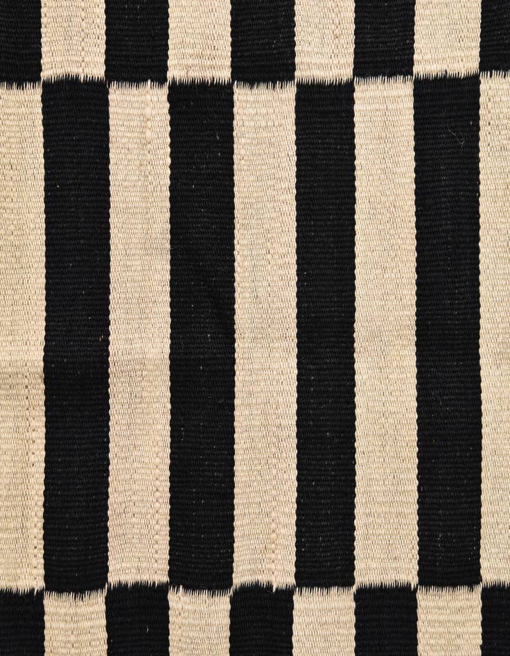 Detail image of  2' 6 x 3' 10  Hand Woven Kilim Modern Wool Rug