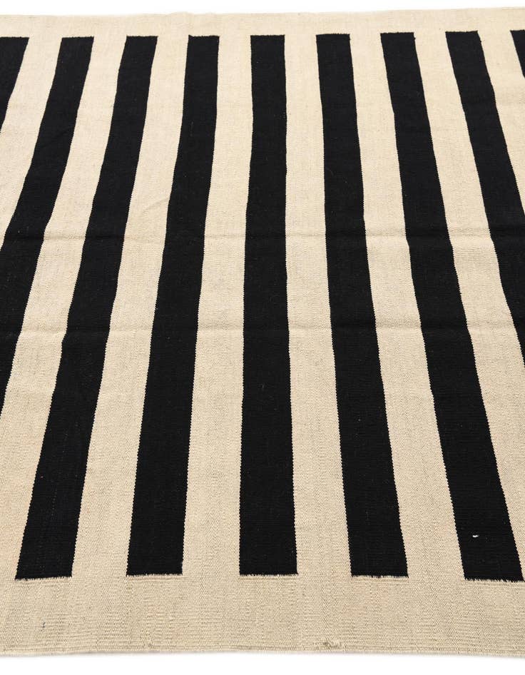 Detail image of  5' 7 x 7' 7  Hand Woven Kilim Modern Wool Rug