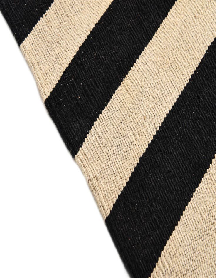 Detail image of  2' 8 x 3' 10  Hand Woven Kilim Modern Wool Rug