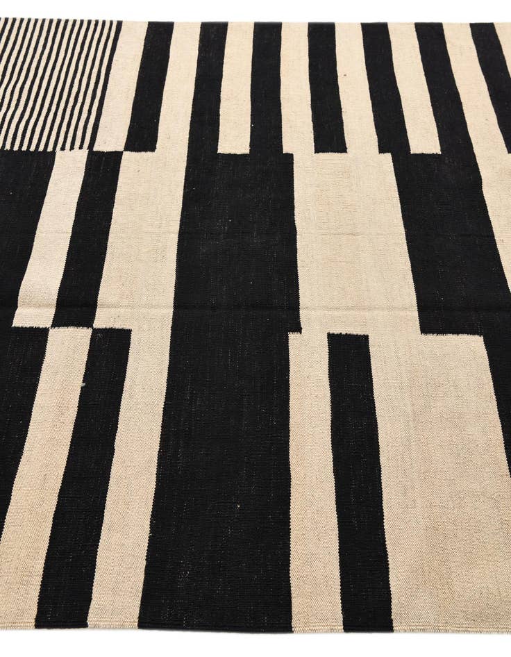 Detail image of  5' 8 x 7' 8  Hand Woven Kilim Modern Wool Rug