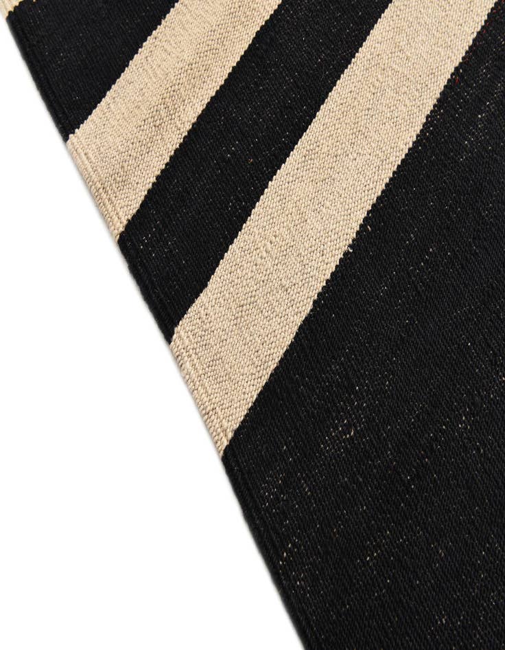 Detail image of  5' 8 x 7' 8  Hand Woven Kilim Modern Wool Rug