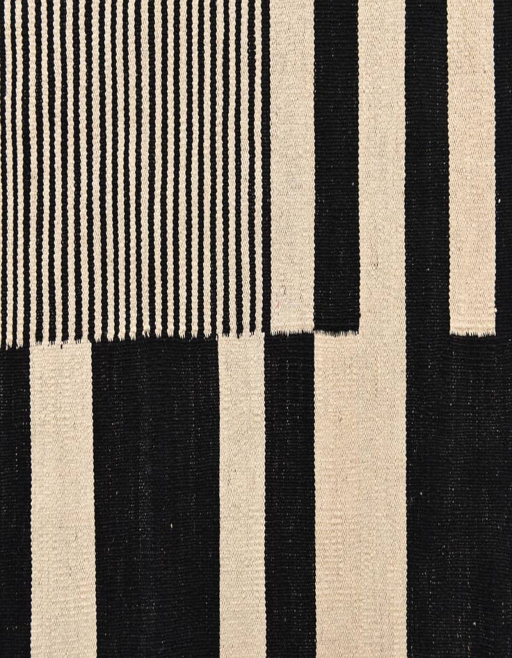 Detail image of  5' 8 x 7' 8  Hand Woven Kilim Modern Wool Rug