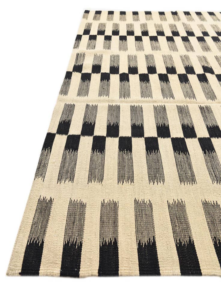 Detail image of  5' 7 x 7' 9  Hand Woven Kilim Modern Wool Rug