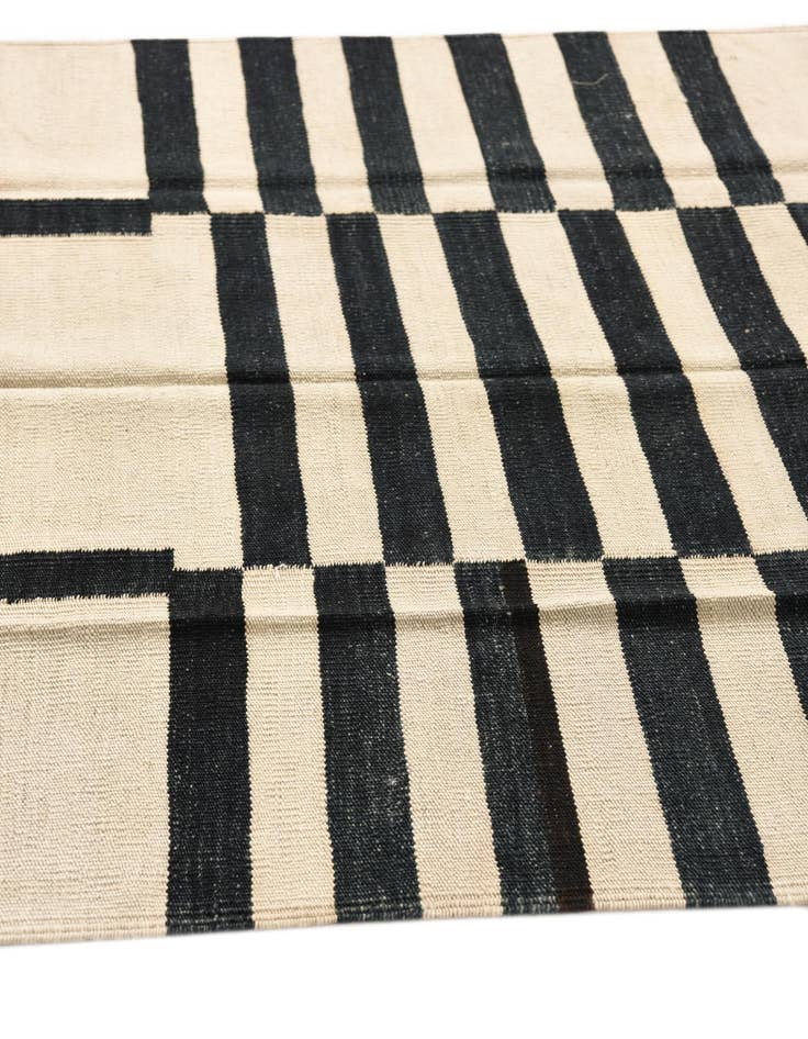 Detail image of  4' x 5' 9  Hand Woven Kilim Modern Wool Rug