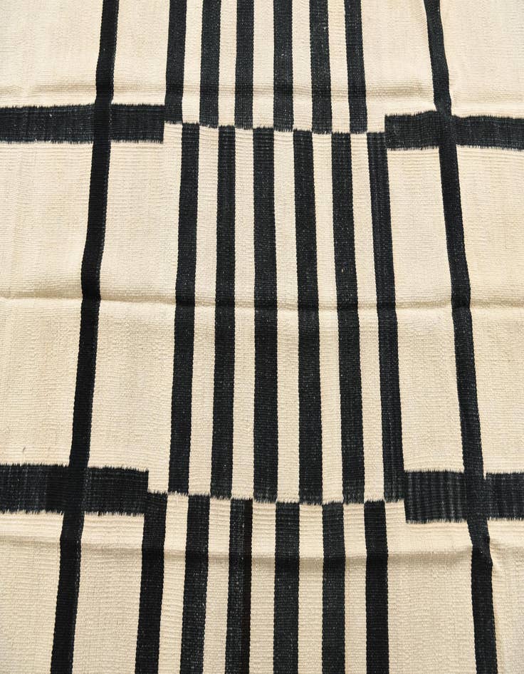 Detail image of  4' x 5' 9  Hand Woven Kilim Modern Wool Rug