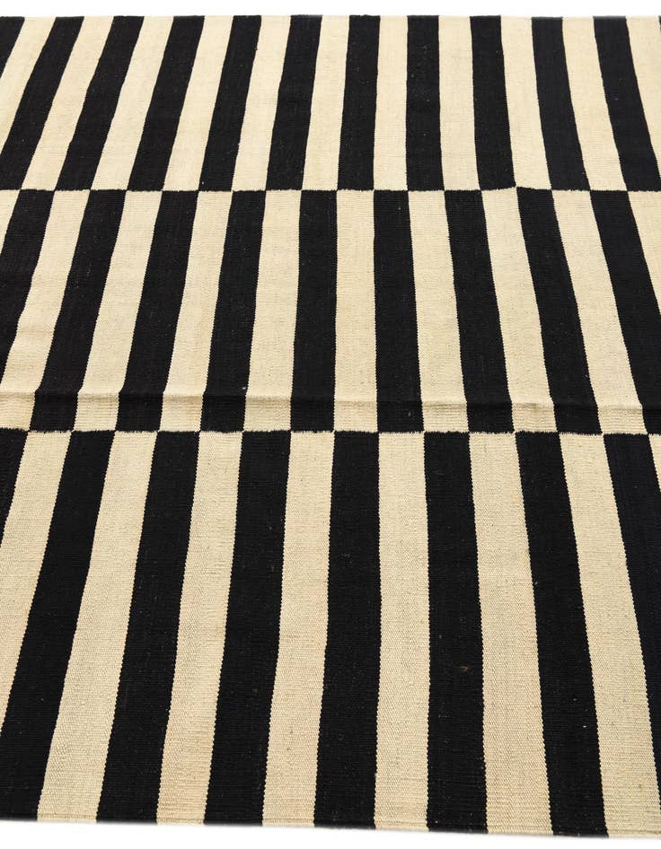 Detail image of  5' 8 x 7' 10  Hand Woven Kilim Modern Wool Rug