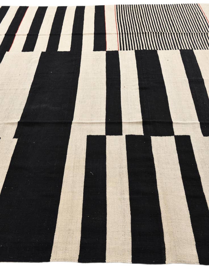 Detail image of  8' 3 x 9' 5  Hand Woven Kilim Modern Wool Rug