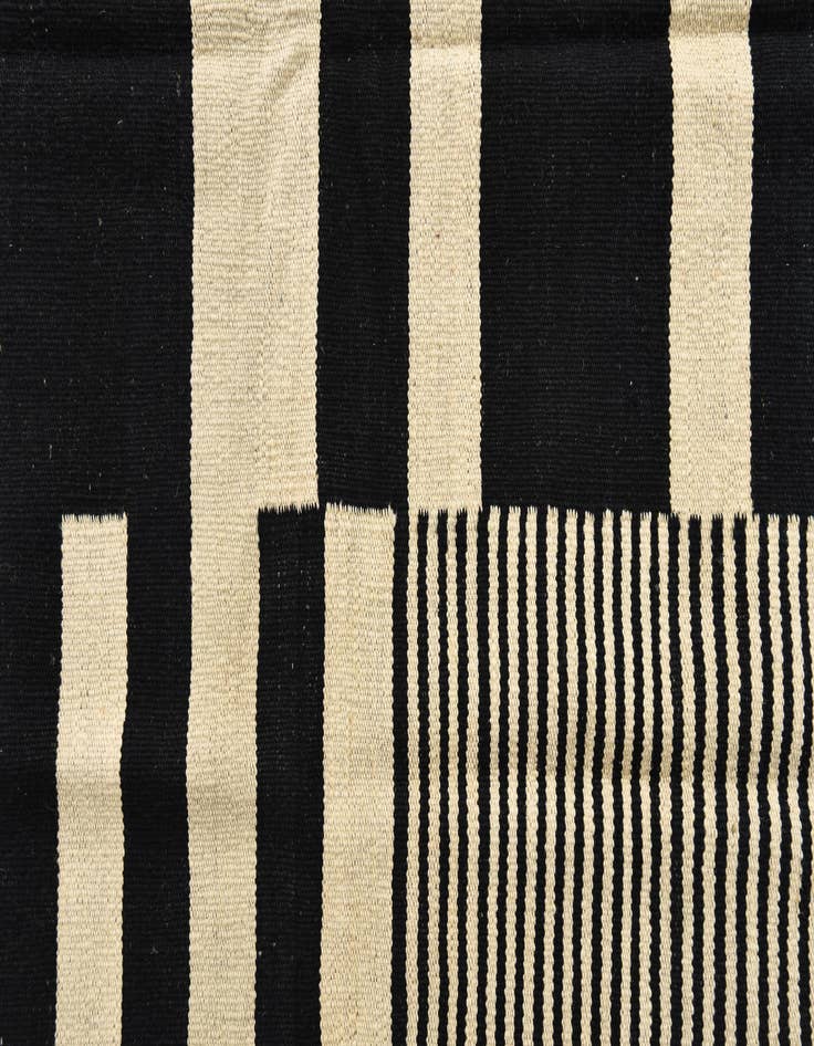 Detail image of  4' 8 x 6' 3  Hand Woven Kilim Modern Wool Rug