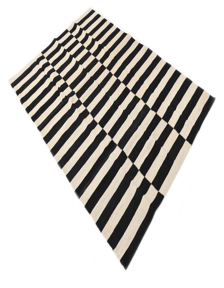 Detail image of  4' 1 x 6'  Hand Woven Kilim Modern Wool Rug