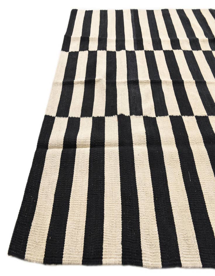 Detail image of  4' 1 x 6'  Hand Woven Kilim Modern Wool Rug