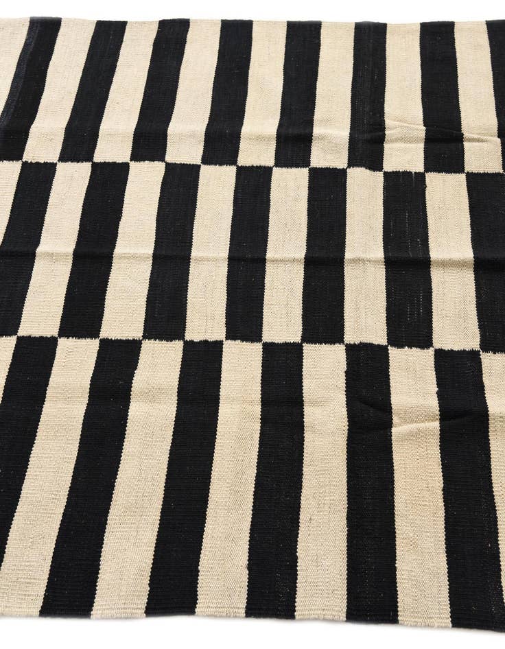 Detail image of  4' 1 x 6'  Hand Woven Kilim Modern Wool Rug