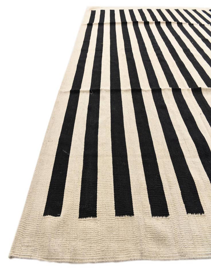 Detail image of  8' 3 x 9' 9  Hand Woven Kilim Modern Wool Rug
