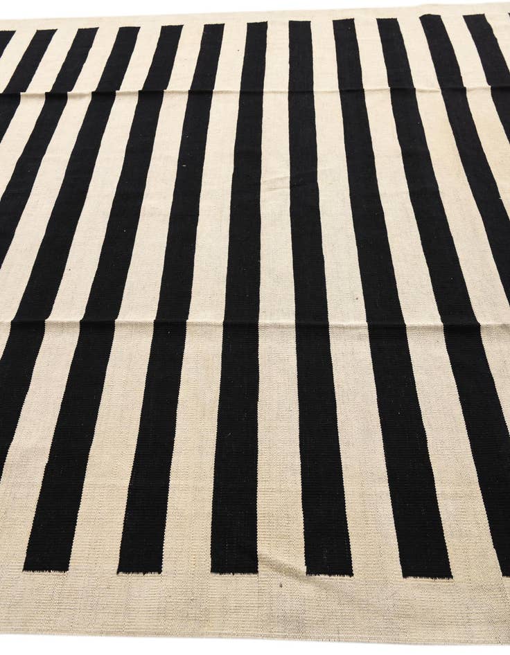 Detail image of  8' 3 x 9' 9  Hand Woven Kilim Modern Wool Rug