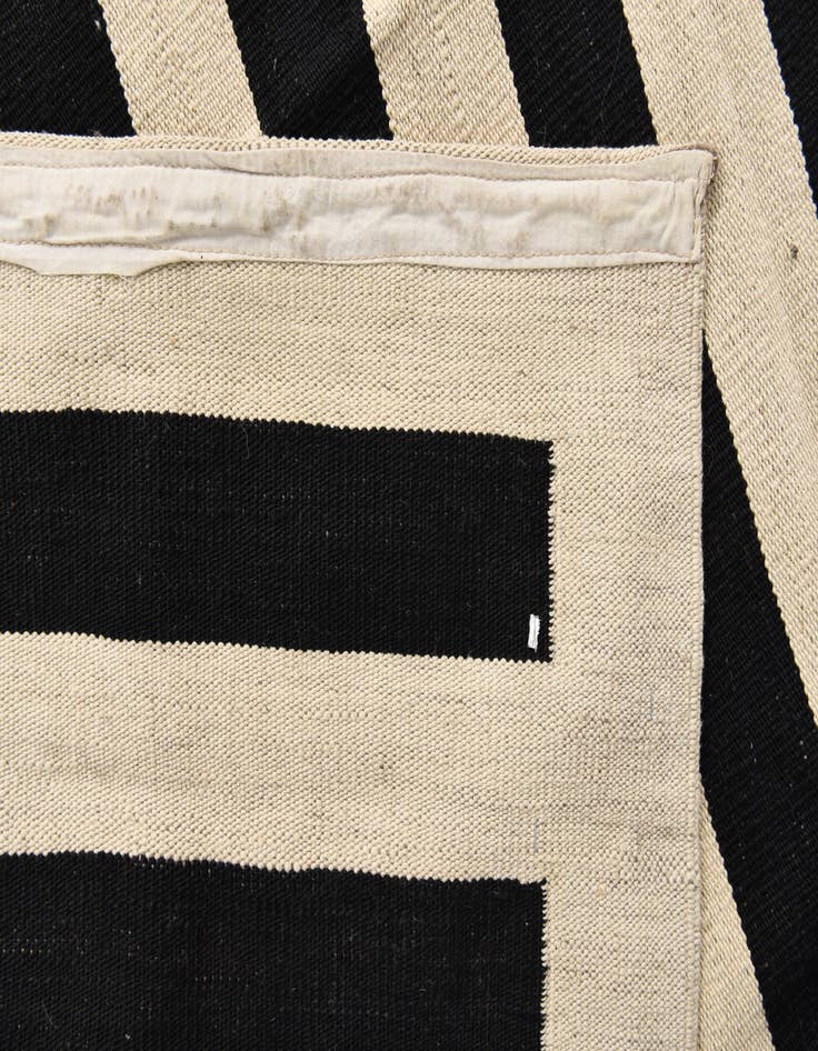 Detail image of  8' 3 x 9' 9  Hand Woven Kilim Modern Wool Rug