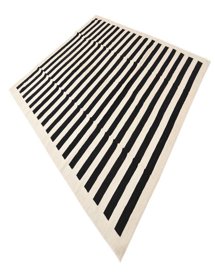 Detail image of  8' 2 x 9' 8  Hand Woven Kilim Modern Wool Rug