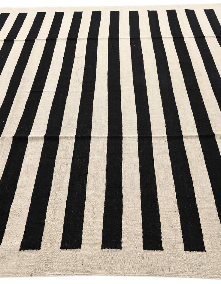 Detail image of  8' 2 x 9' 8  Hand Woven Kilim Modern Wool Rug