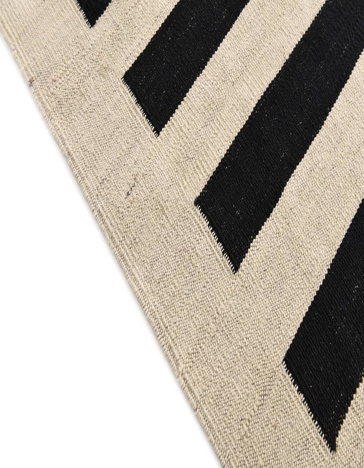 Detail image of  8' 2 x 9' 8  Hand Woven Kilim Modern Wool Rug