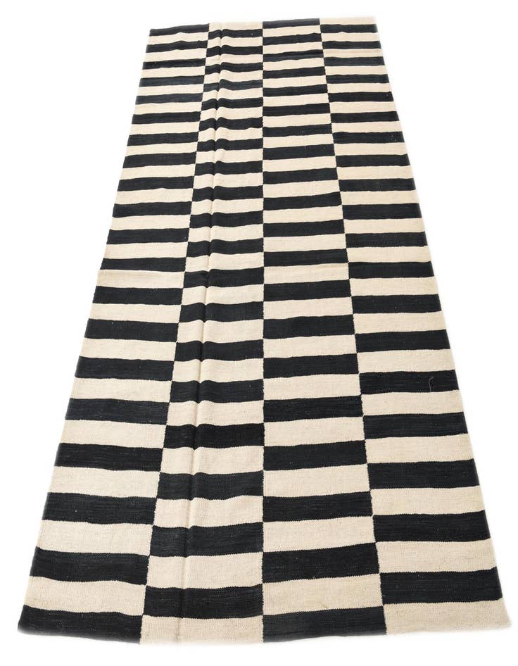 Detail image of  5' 4 x 7' 9  Hand Woven Kilim Modern Wool Rug